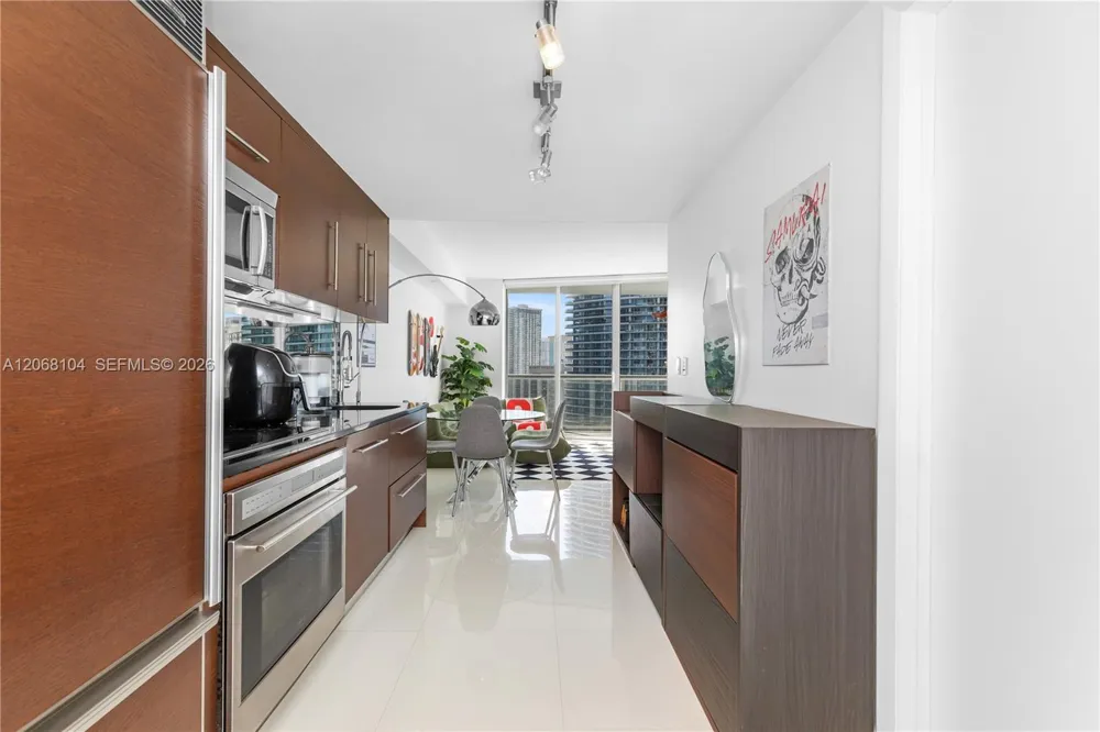 465 Brickell Ave #2504 Miami, FL 33131