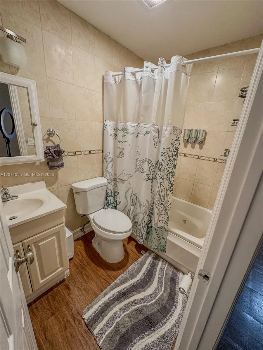 177 Dove Cir Royal Palm Beach, FL 33411