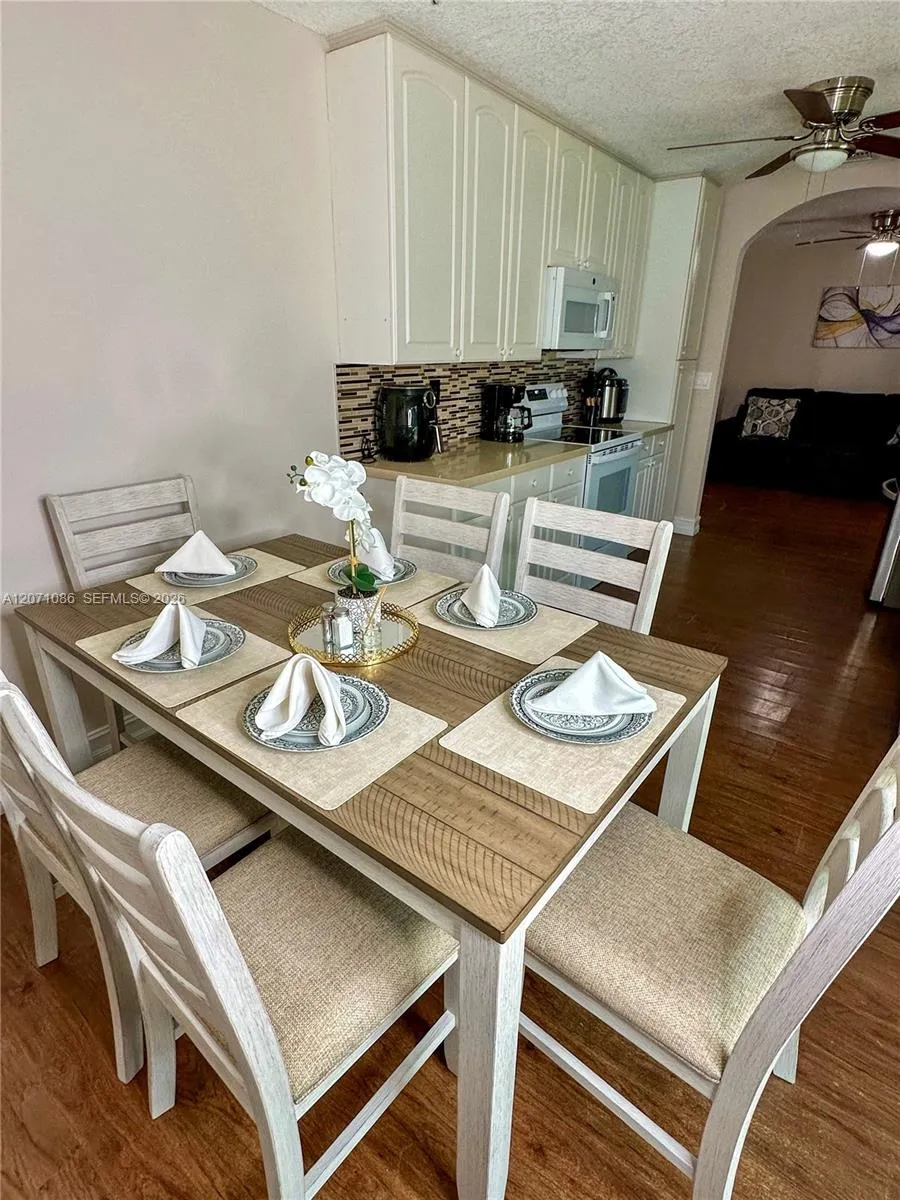 177 Dove Cir Royal Palm Beach, FL 33411