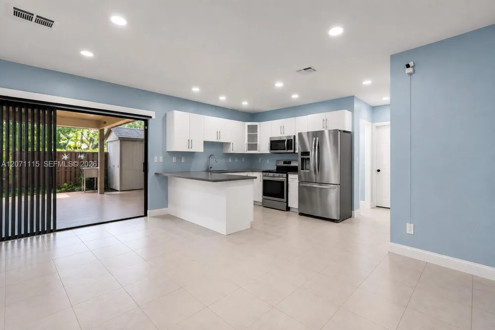525 NW 100th Ct #525 Miami, FL 33172