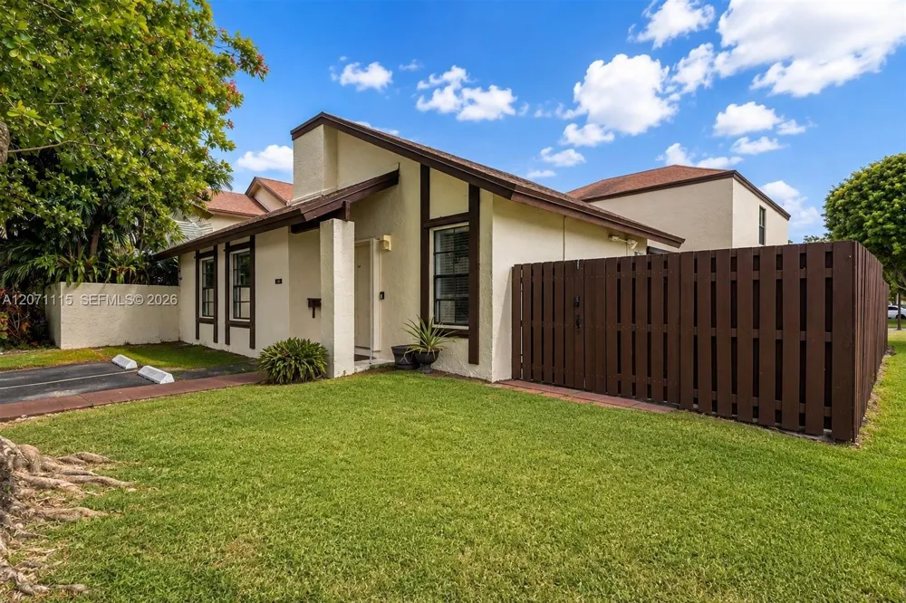 525 NW 100th Ct #525 Miami, FL 33172
