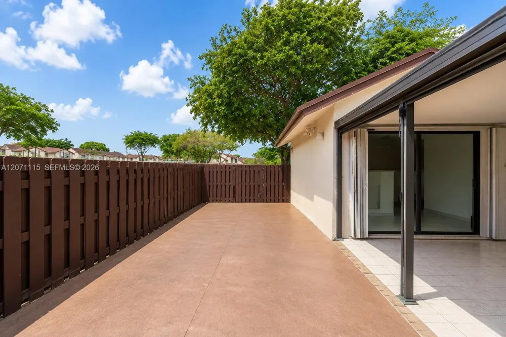 525 NW 100th Ct #525 Miami, FL 33172