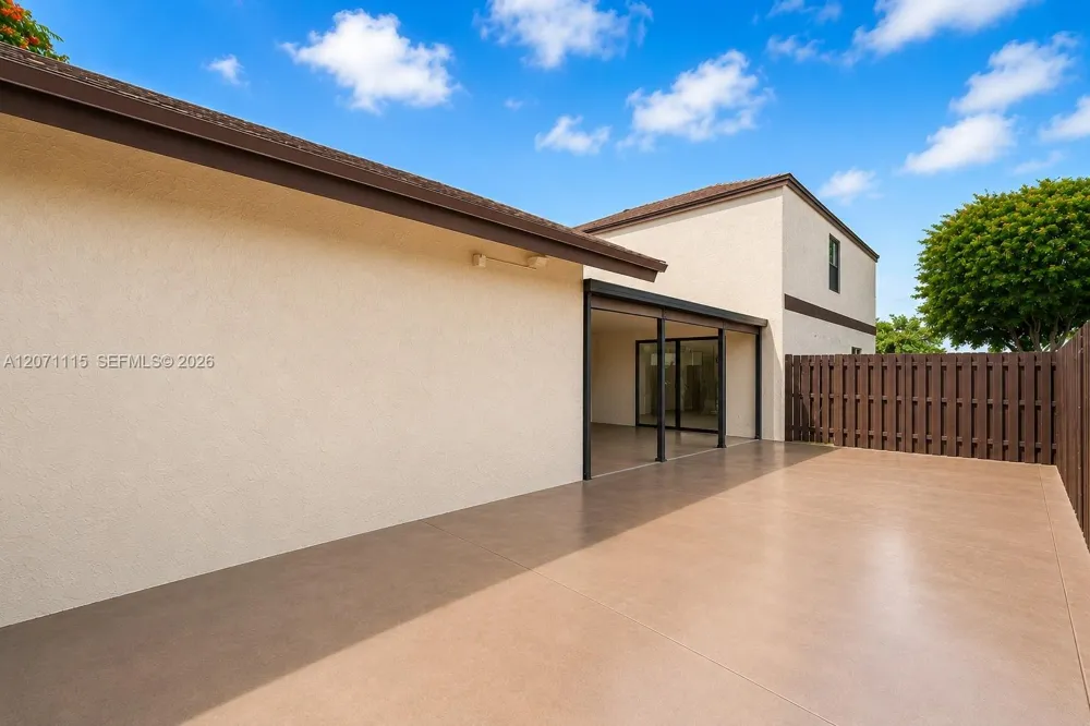 525 NW 100th Ct #525 Miami, FL 33172