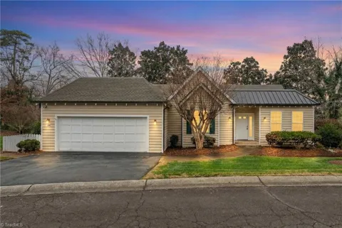 119 Linden Place