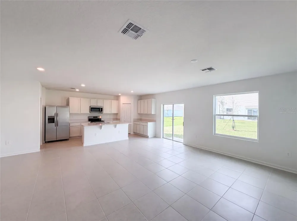 2142 LASSO LOOP Eagle Lake, FL 33839