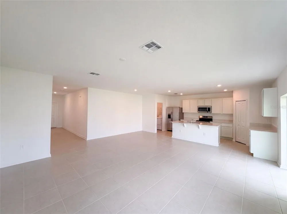 2142 LASSO LOOP Eagle Lake, FL 33839