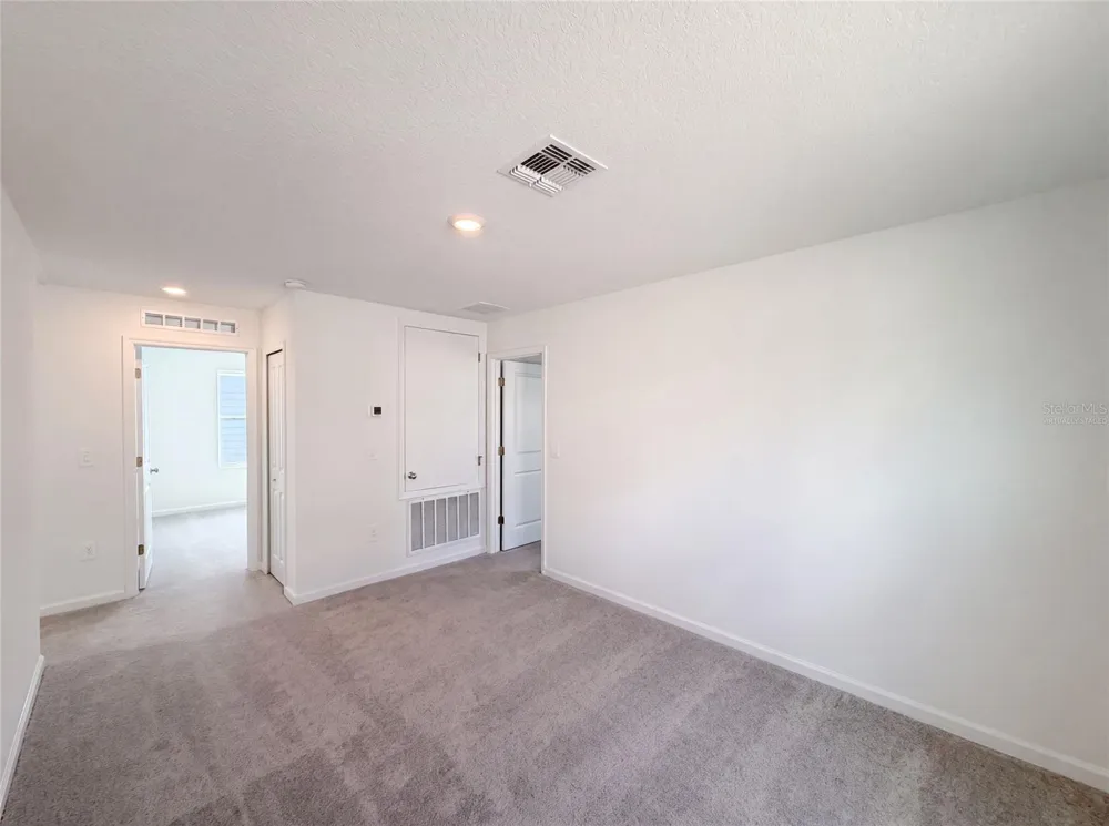 2142 LASSO LOOP Eagle Lake, FL 33839