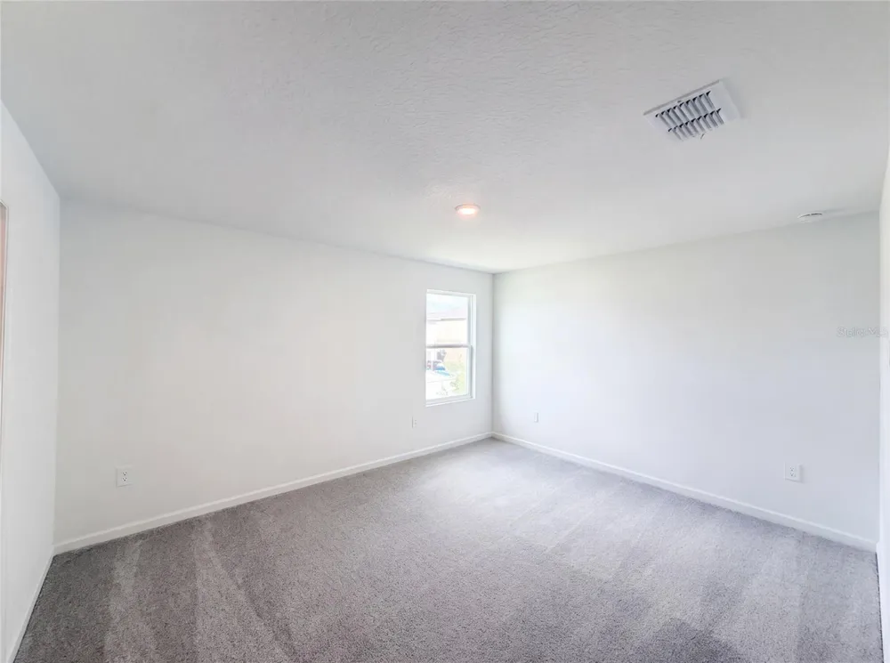 2142 LASSO LOOP Eagle Lake, FL 33839