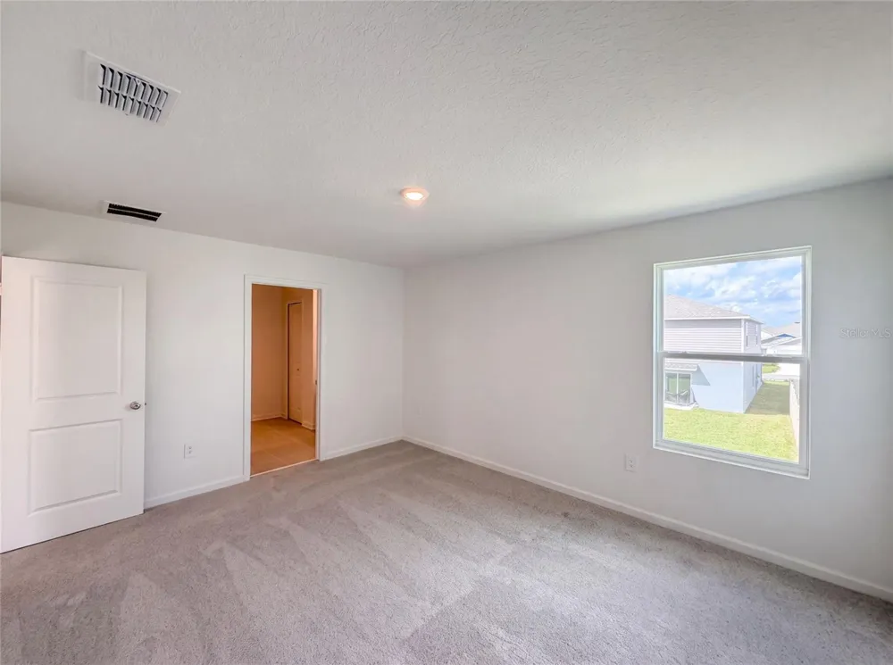 2142 LASSO LOOP Eagle Lake, FL 33839