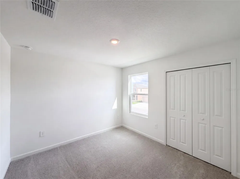 2142 LASSO LOOP Eagle Lake, FL 33839