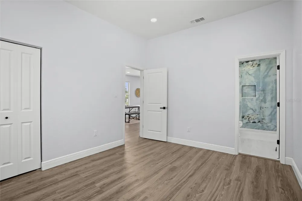 2517 W PALMETTO STREET Tampa, FL 33607