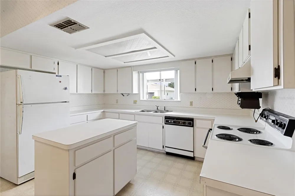 3433 GLEN ABBEY LANE Lakeland, FL 33810