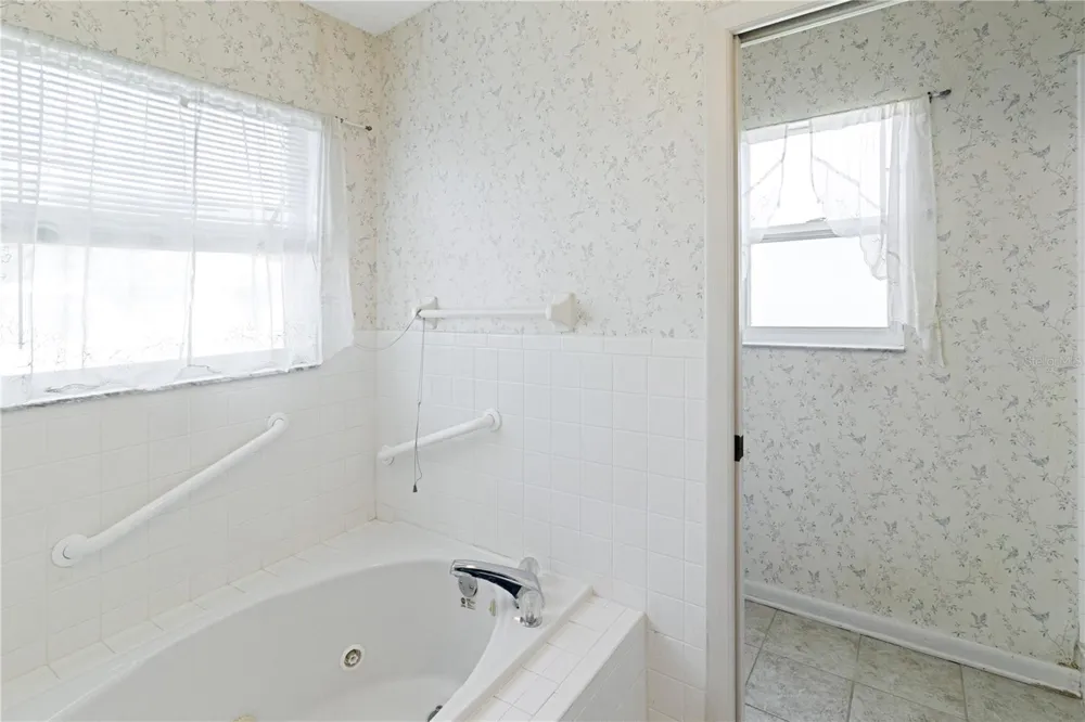 3433 GLEN ABBEY LANE Lakeland, FL 33810