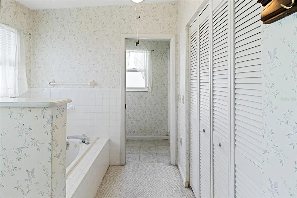 3433 GLEN ABBEY LANE Lakeland, FL 33810