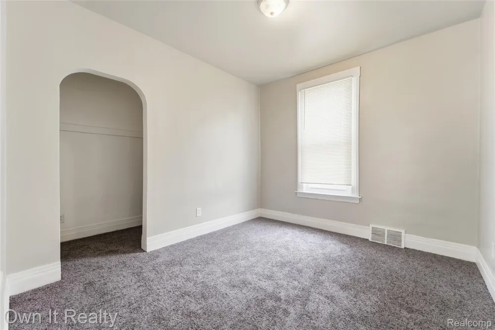 14761 Stephens Drive Eastpointe City, MI 48021