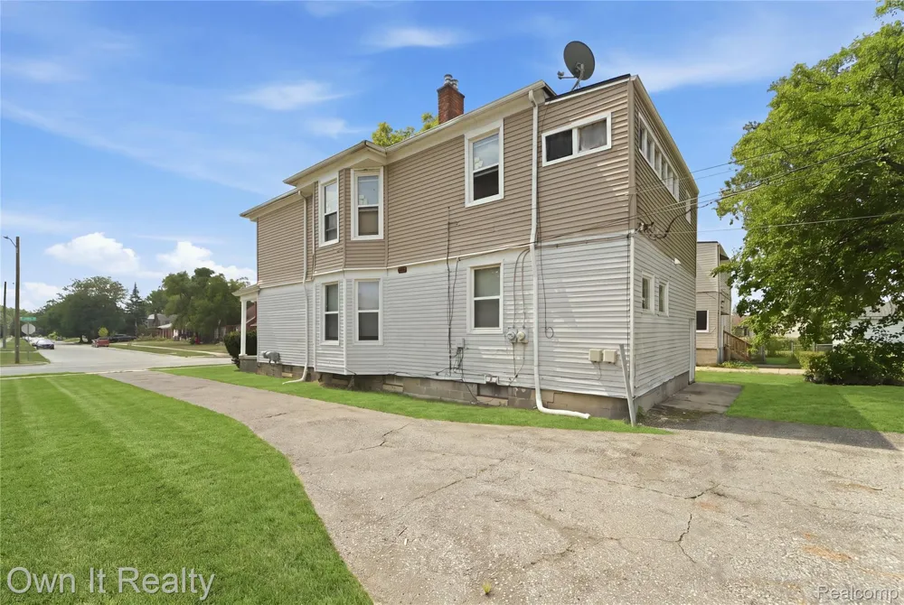 14761 Stephens Drive Eastpointe City, MI 48021