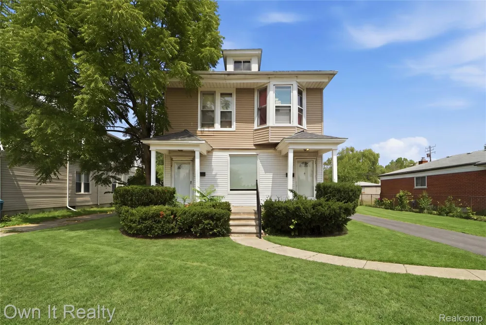 14761 Stephens Drive Eastpointe City, MI 48021