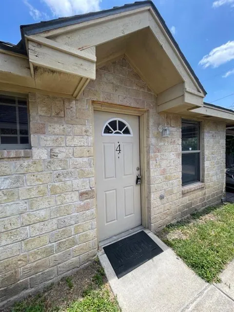 1205 S Palm Drive S #4