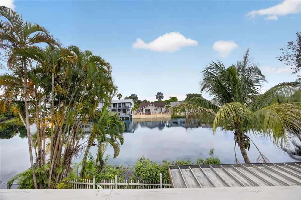 8210 SW 96th Ct Miami, FL 33173