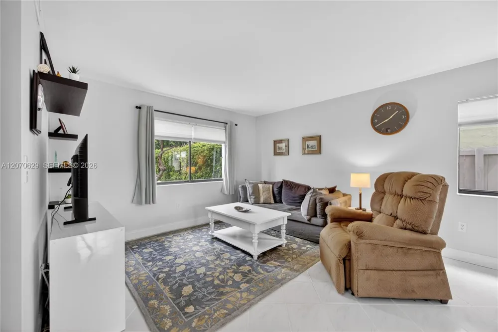 8210 SW 96th Ct Miami, FL 33173