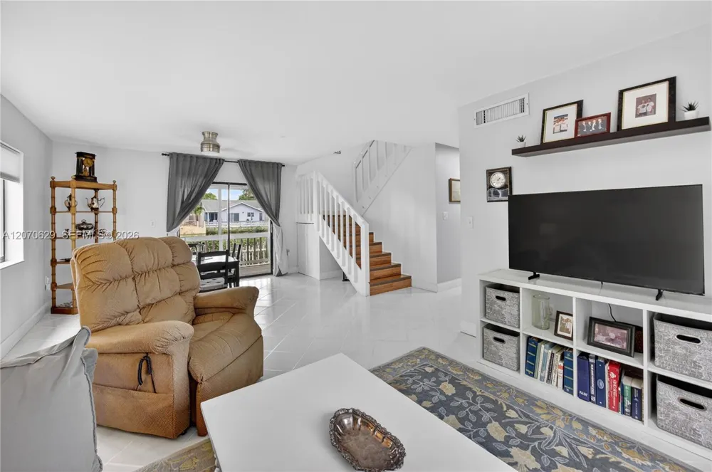 8210 SW 96th Ct Miami, FL 33173
