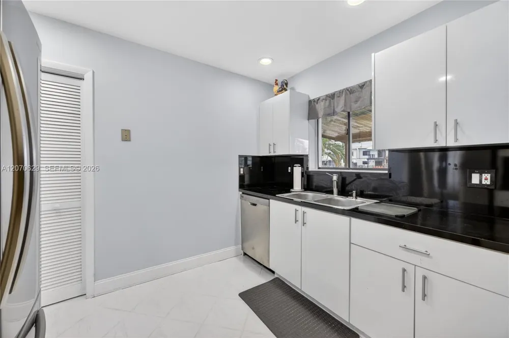 8210 SW 96th Ct Miami, FL 33173