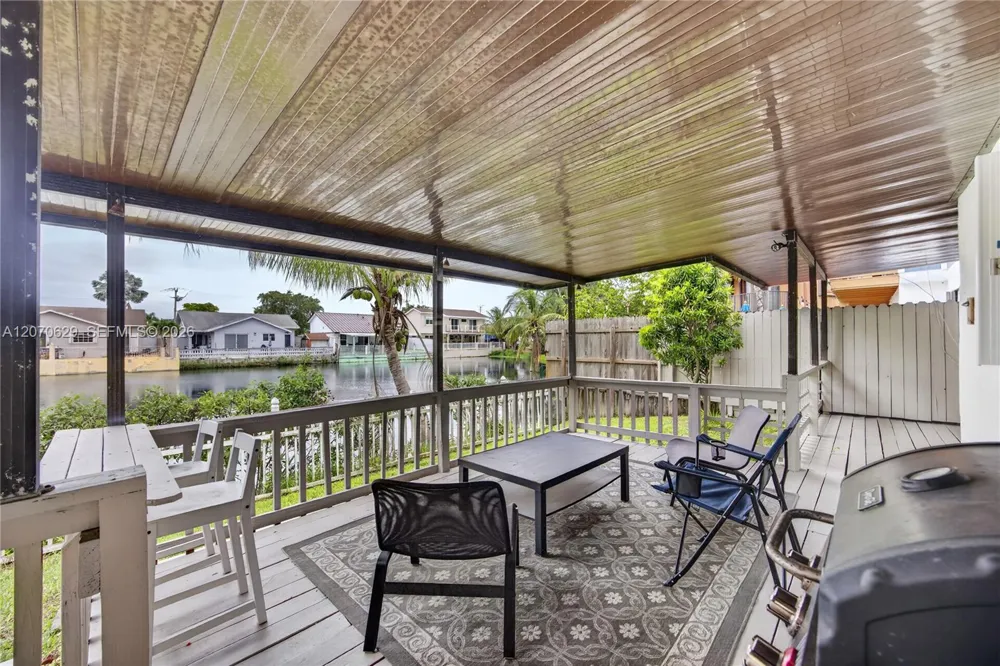 8210 SW 96th Ct Miami, FL 33173