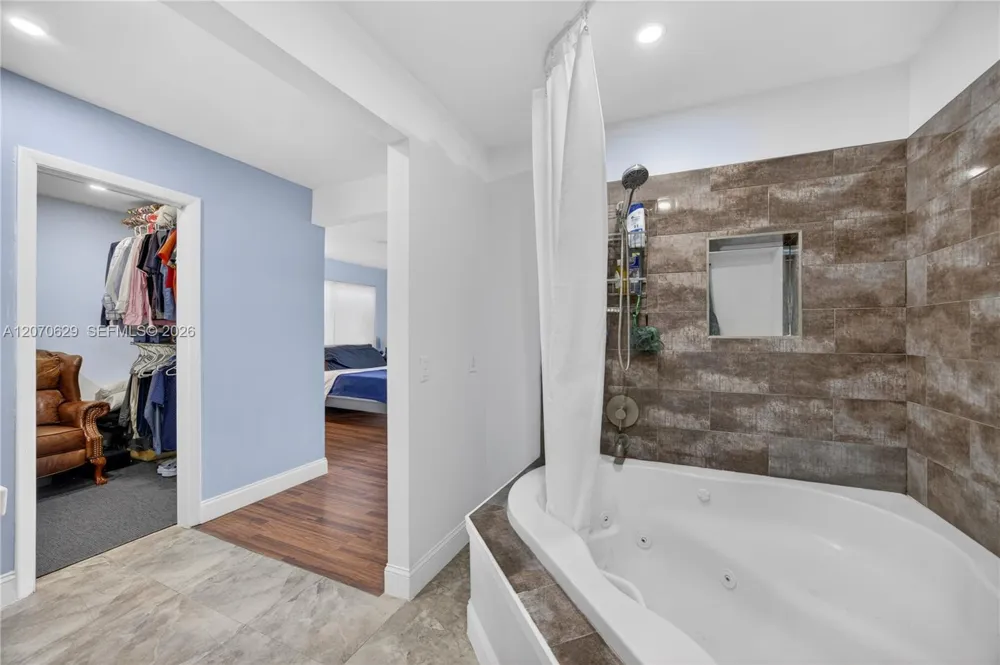 8210 SW 96th Ct Miami, FL 33173