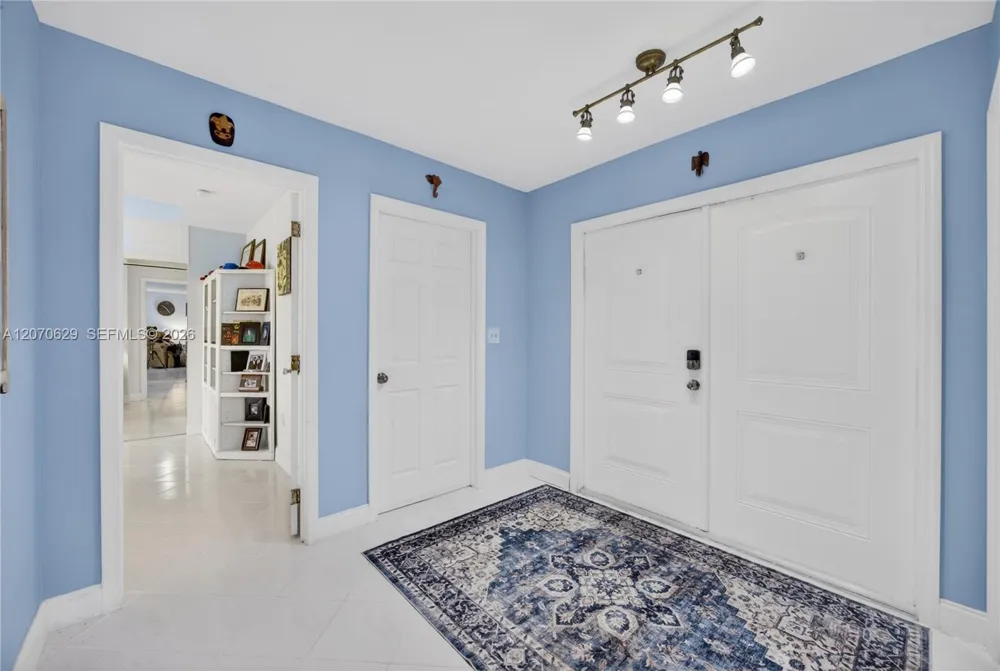 8210 SW 96th Ct Miami, FL 33173