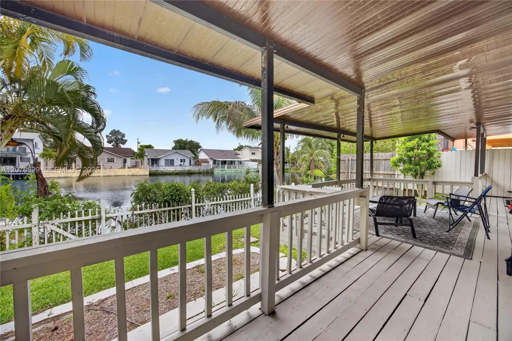 8210 SW 96th Ct Miami, FL 33173