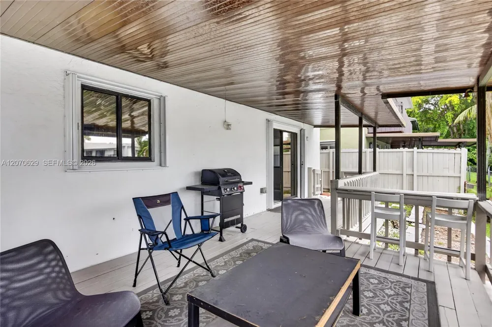 8210 SW 96th Ct Miami, FL 33173