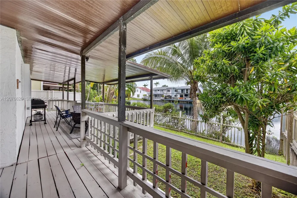 8210 SW 96th Ct Miami, FL 33173