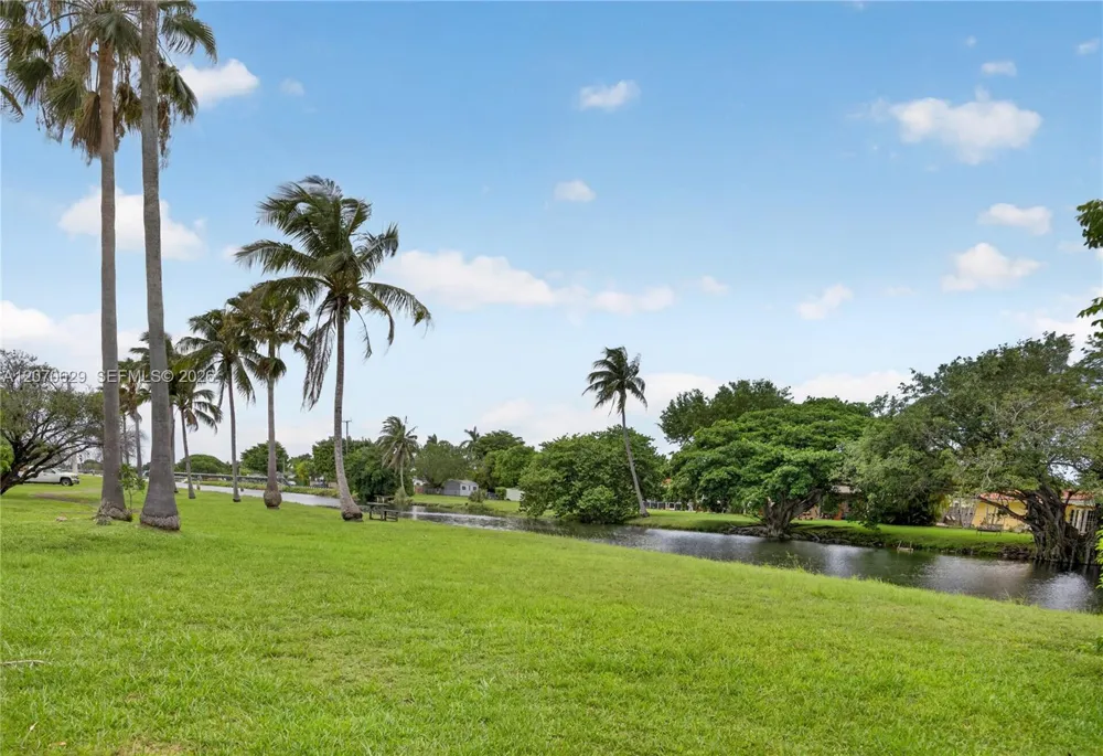 8210 SW 96th Ct Miami, FL 33173