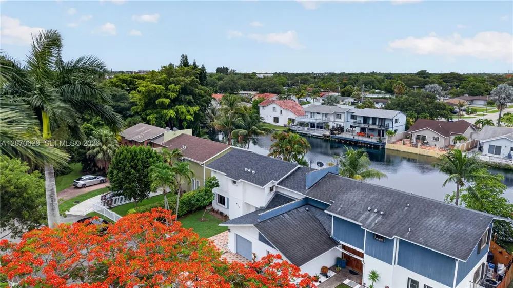 8210 SW 96th Ct Miami, FL 33173