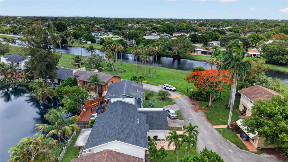 8210 SW 96th Ct Miami, FL 33173