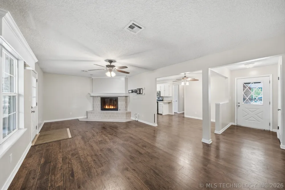 18136 S 4150 ROAD Claremore, OK 74017