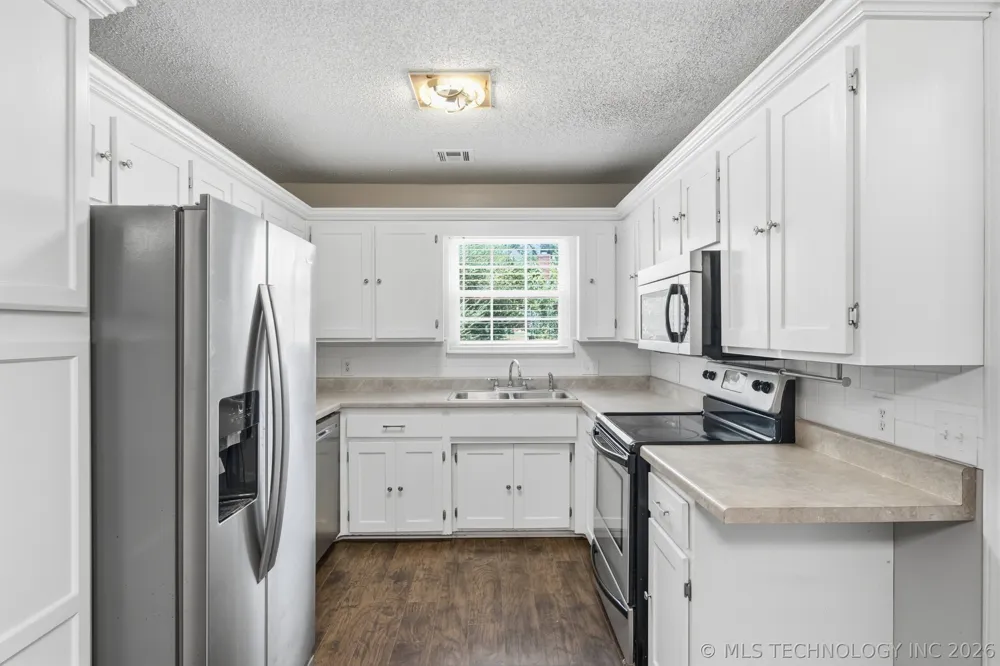 18136 S 4150 ROAD Claremore, OK 74017