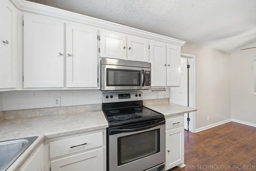 18136 S 4150 ROAD Claremore, OK 74017