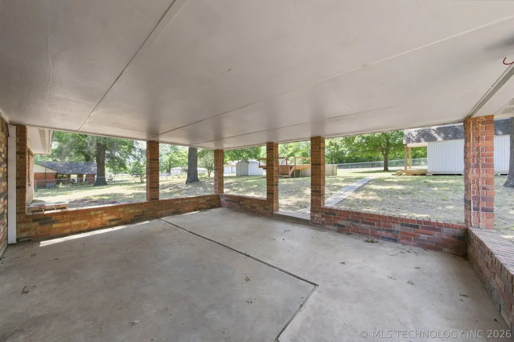 18136 S 4150 ROAD Claremore, OK 74017