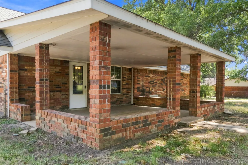 18136 S 4150 ROAD Claremore, OK 74017