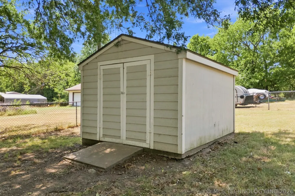18136 S 4150 ROAD Claremore, OK 74017
