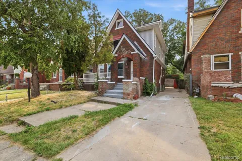 3281 Waverly Street