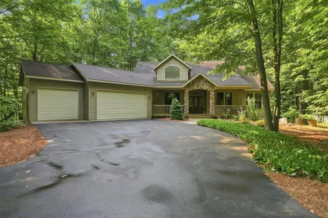 982 Shamrock Lane