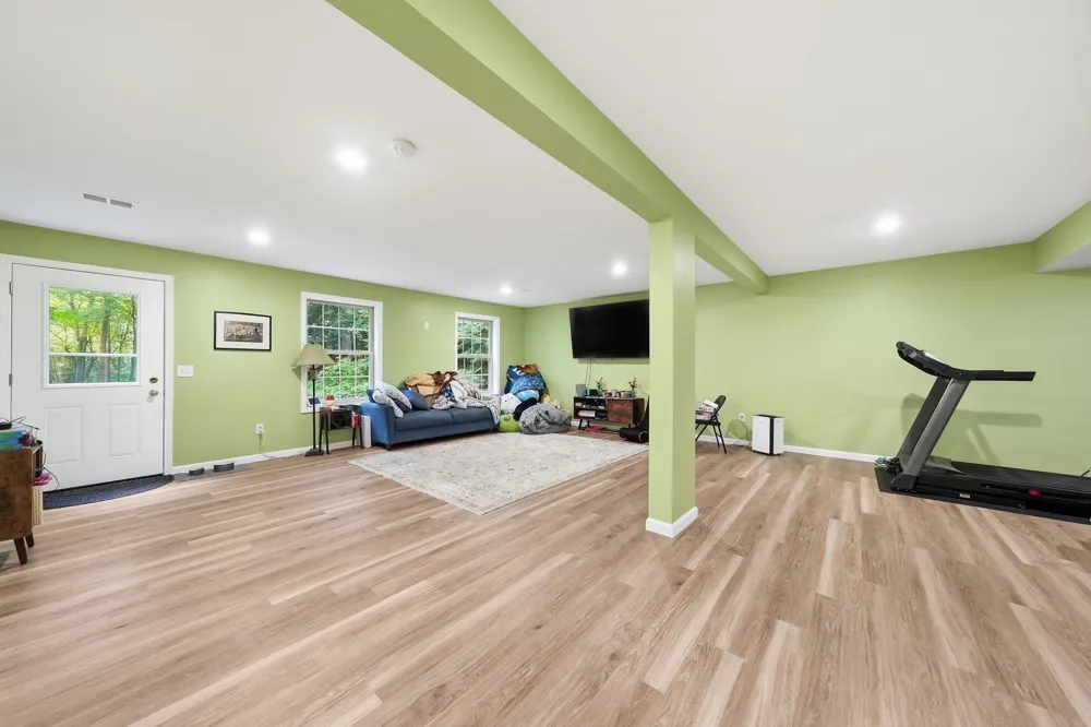 982 Shamrock Lane East Bay Township, MI 49696