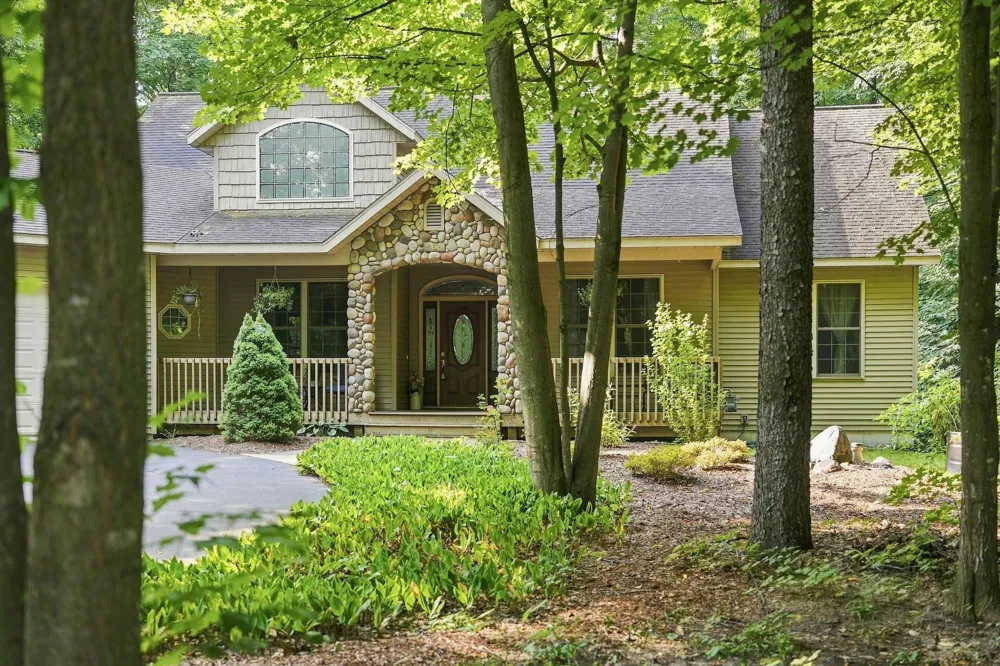 982 Shamrock Lane East Bay Township, MI 49696