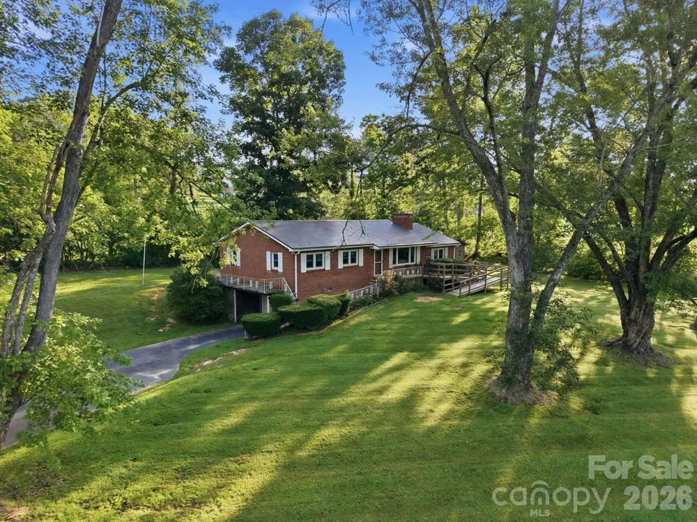 28 R and K Drive Waynesville, NC 28786