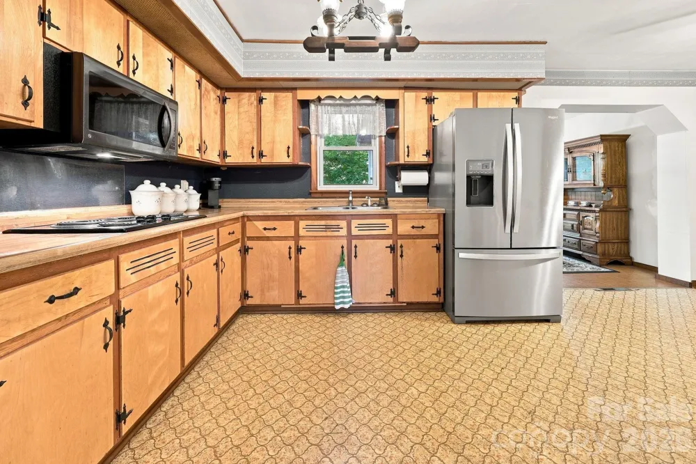 28 R and K Drive Waynesville, NC 28786