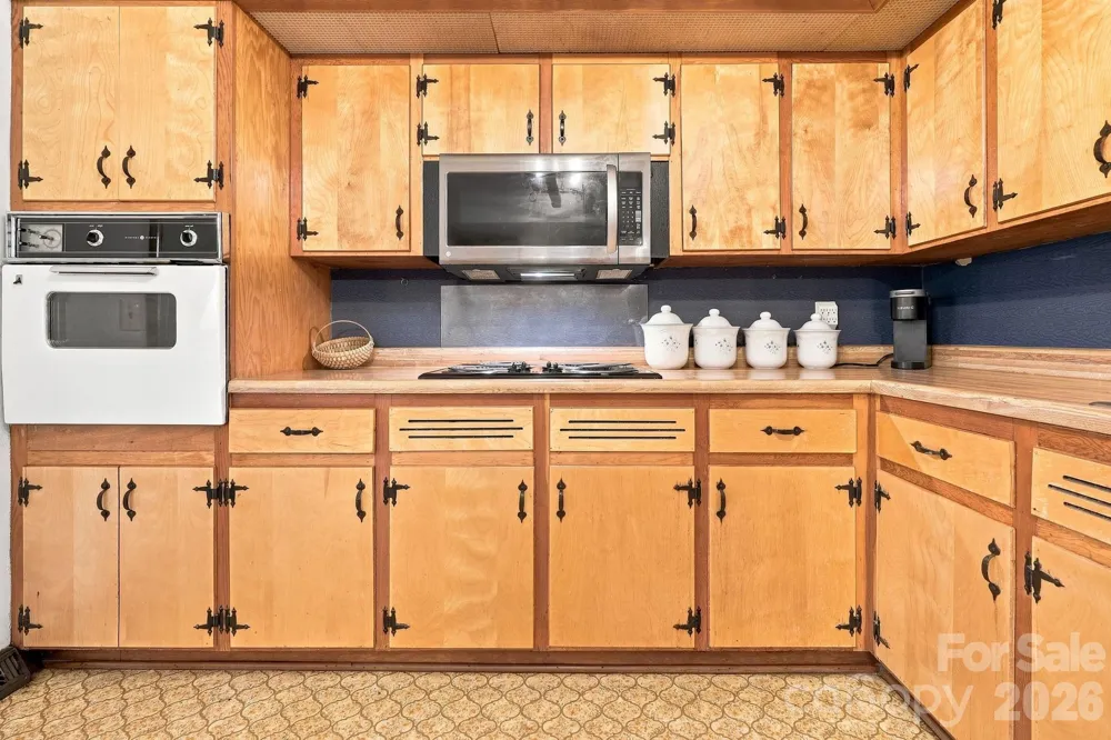 28 R and K Drive Waynesville, NC 28786
