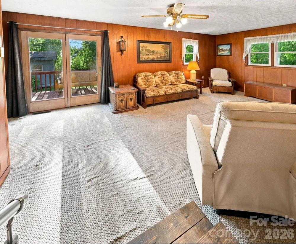 28 R and K Drive Waynesville, NC 28786