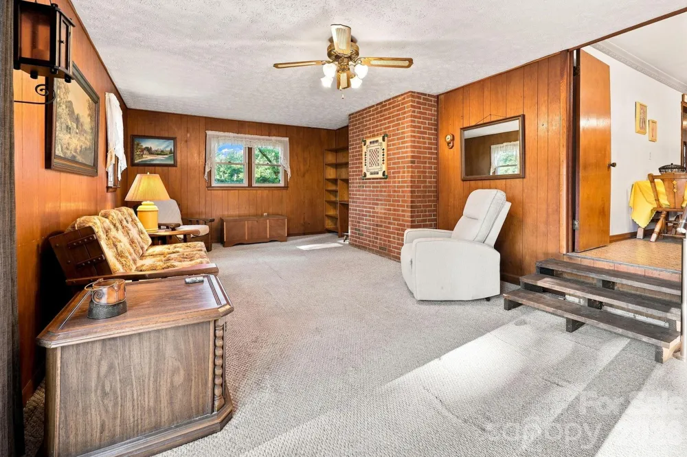 28 R and K Drive Waynesville, NC 28786